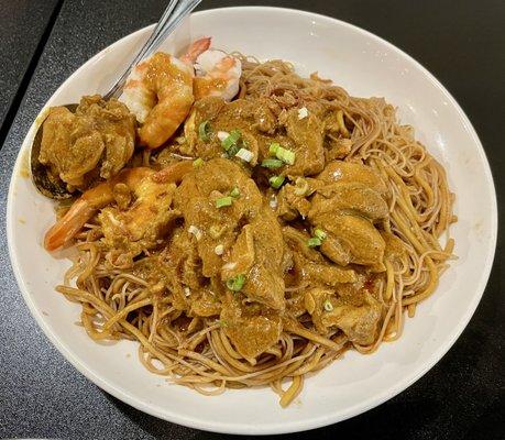 F10. Rice and Egg Noodle with Curry Chicken and Shrimp