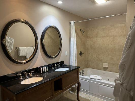 Bathroom for Roosevelt Suite