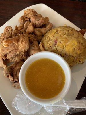 Monfongo with chicken chicahron