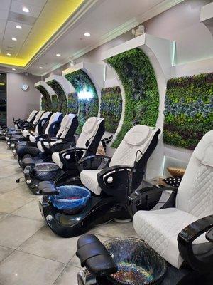 Beautiful well kept salon