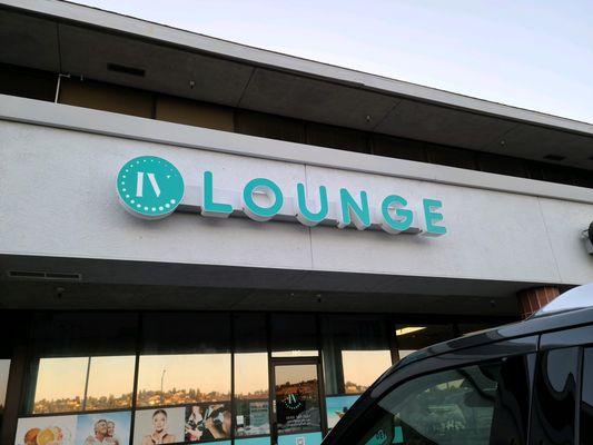 IV Lounge