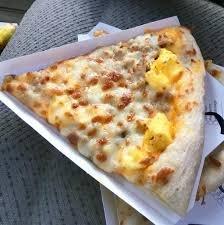 Breakfast pizza