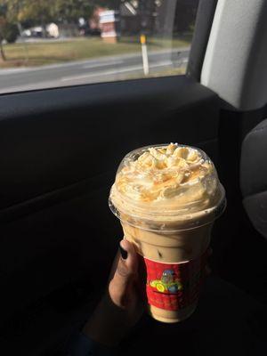 Iced caramel macchiato w/ oat milk & whipped cream