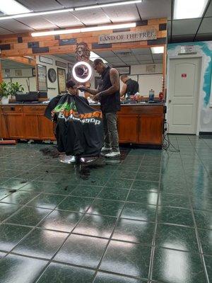 Rey cutting hair!