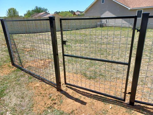 4 foot side gate.