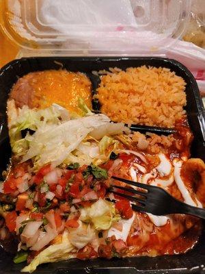 Chile releno and enchilada plate