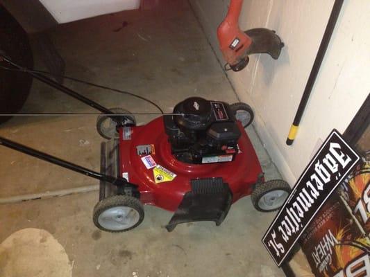 Briggs & Stratton lawnmower that was serviced.