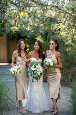 Bridesmaids bouquets