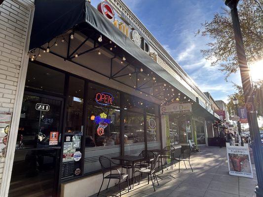 Street presence of exterior of Vernon Street Grill and Deli