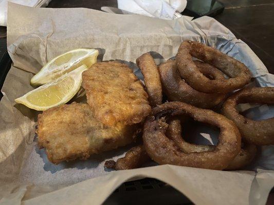 Fish & onion rings