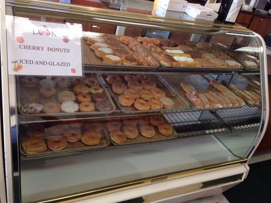 Come early! Great donuts are hard to find! No cutting corners on the filled donuts. Generous filling!