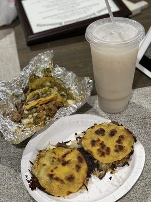 Cabeza mulitas and tacos