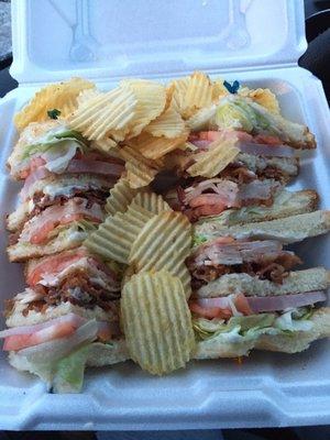 Club Sandwich with chips