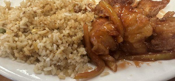 L2. Orange Chicken Lunch Special w/fried rice