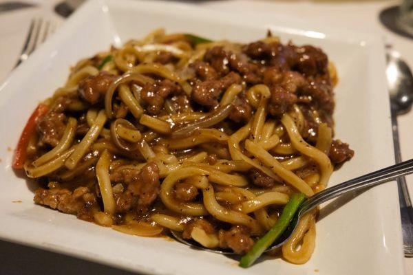 Black pepper beef and soft udon noodles