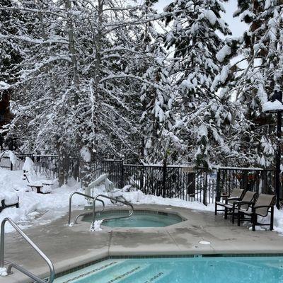 Spa / hot tub open year round