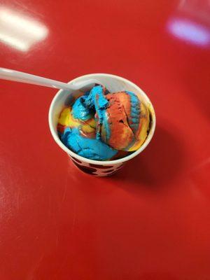 Superman ice cream, 2 scoops