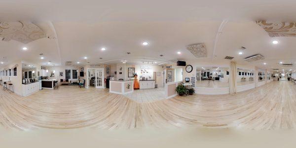 360 view of our beautiful studio... from the front door