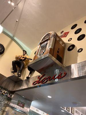 Elvis + jukebox