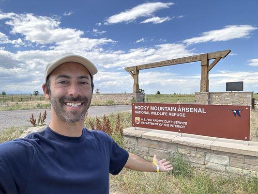 Took a selfie with the entrance sign.