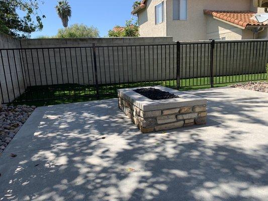 Built in fire pit with beautiful Mesquite Cliff Stone from El Dorado