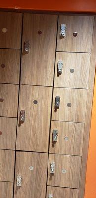 Combination lockers