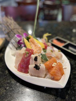 Chirashi Lunch Special - So fresh and delicious