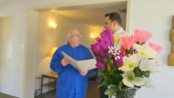 Dr. Preis Speaking with a Patient.