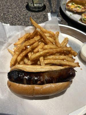 Brat with fries