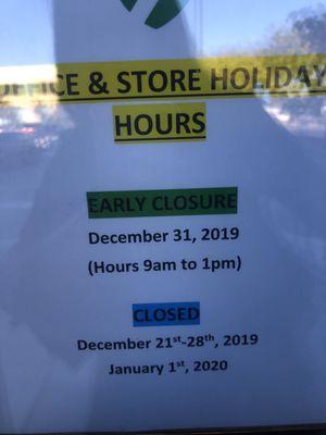 Store hours holidays