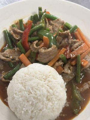 Curry Paste Stir-fried with Beef (PAD-PRIK-KING)