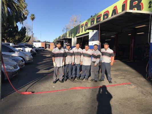 The top rated team of the professional #1 auto repair shop.