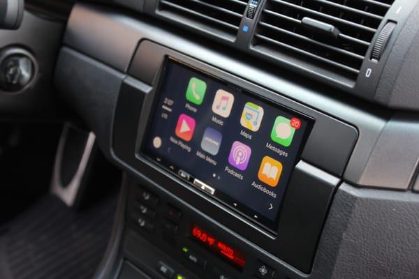 Apple CarPlay retrofit into a BMW E46 M3