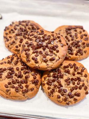 chocolate chip chunky cookies