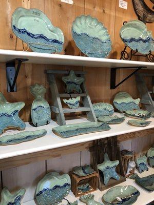 Love this beachy pottery!