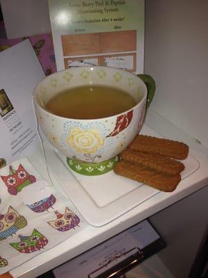 Spot of tea and biscoff cookies