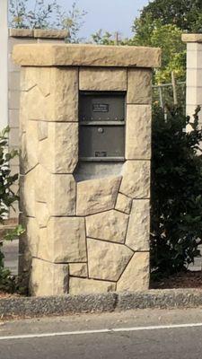 Very secure mail box