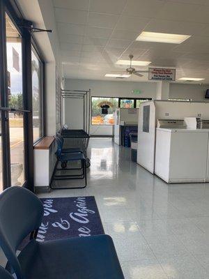 Lake Rim Laundromat & Drycleaners