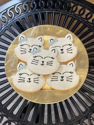 Shortbread kitty cookies