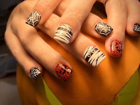 HALLOWEENNAILS