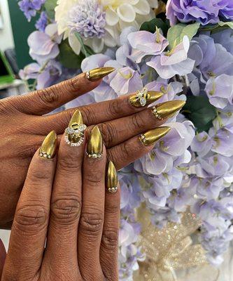 Bey-Hive ready nails