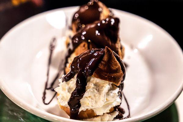 Profiteroles Al Cioccolato