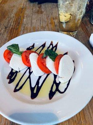 Love their Tomato & Mozzarella Salad it's so delishhh