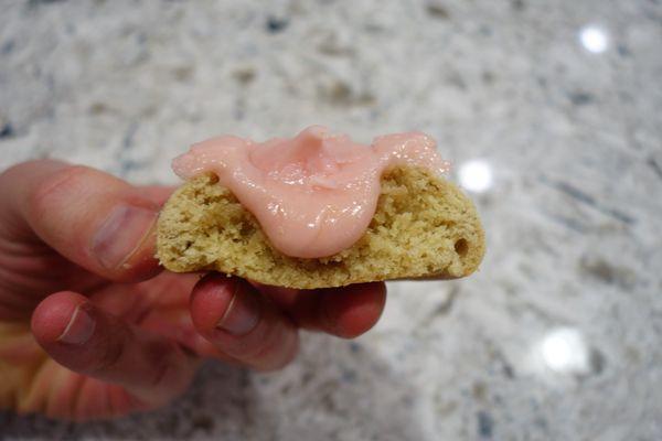 RubySnap Fresh Cookies 12/1/18: (inside Smith's) - Mia – RubySnap Fresh Cookies Vanilla Bean Buttercream Beet (interior)