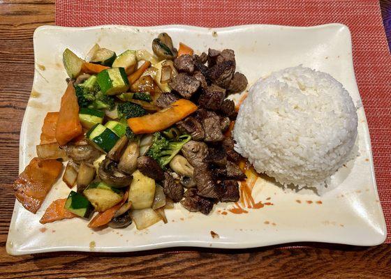 Filet mignon hibachi with vegetables and rice