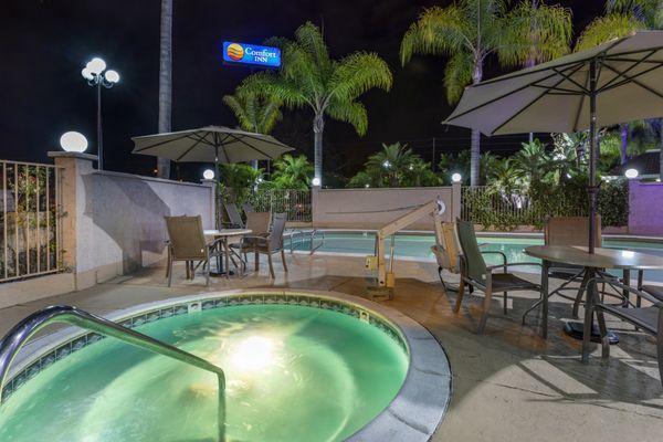 Pool and Hot tub at Comfort Inn Escondido