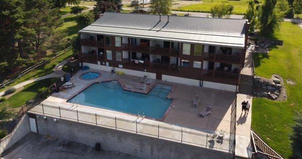 8 condos with full size pool & spa