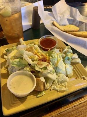 Side Salad w/Garlic Bread... the bread is awesome!