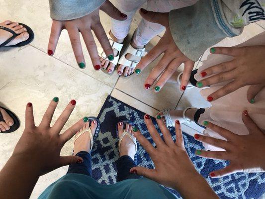 Red green, red green. Are you ready for Christmas fingers nails and toes?