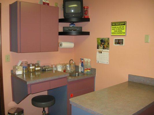 Exam room 2 of 4